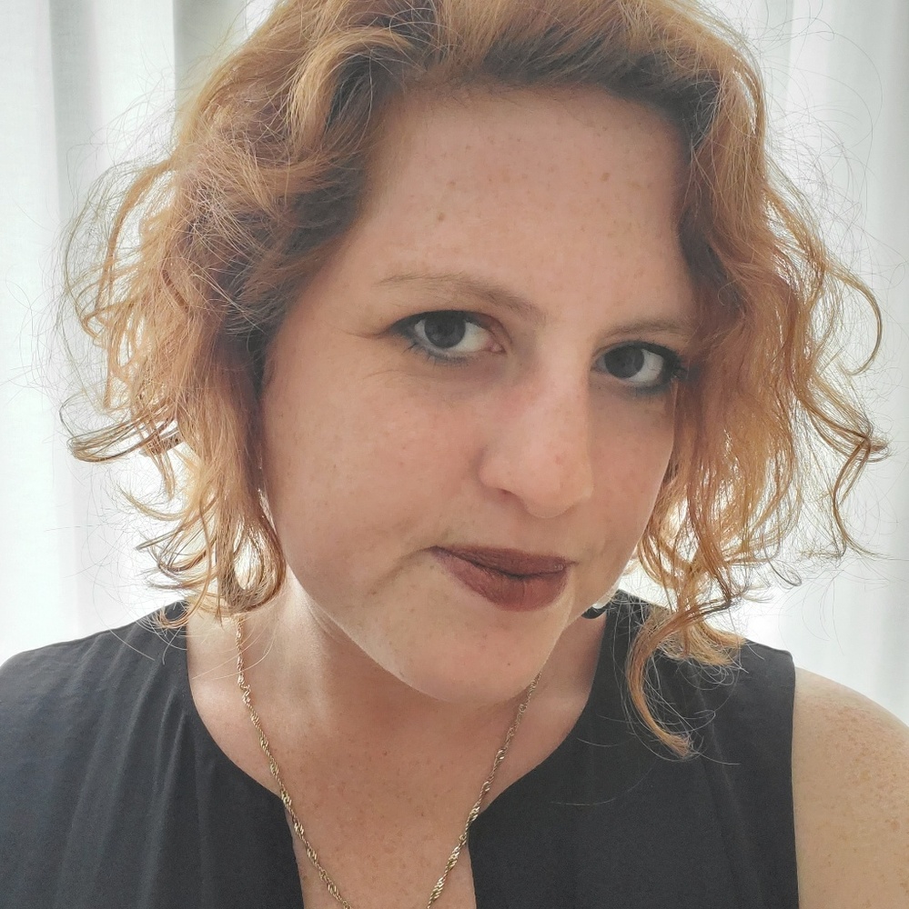 Meet your Posher, Avra